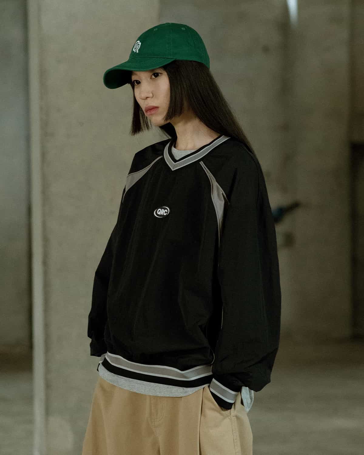 КҮРТЕШЕ V-SHAPE ҚАРА